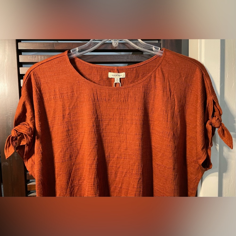 Max Studio Russet Color with Tie in Sleeve size 1X